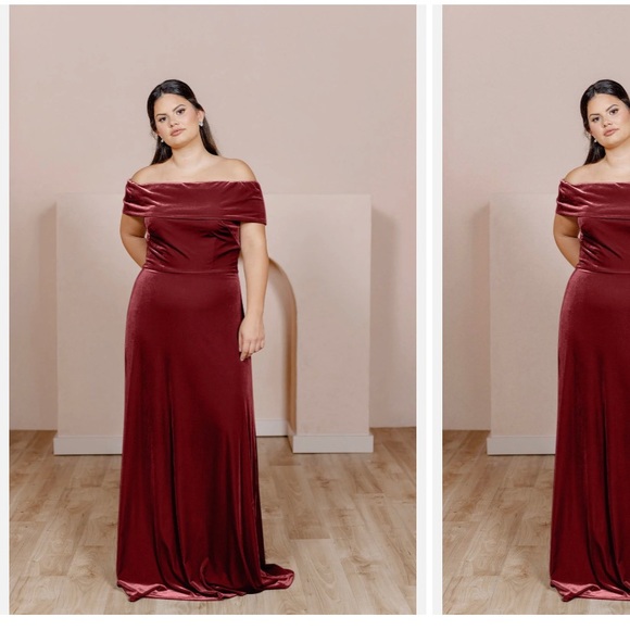 REVELRY VELVET “COURT” DRESS - Picture 2 of 5